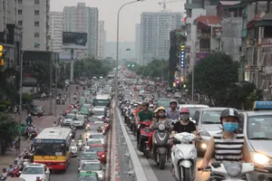 Bạn đọc phản ứng đề xuất bật đèn xe máy cả ban ngày