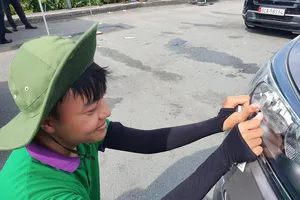 Cận cảnh ngày đầu thu phí không dừng trên cao tốc TP.HCM-Long Thành-Dầu Giây