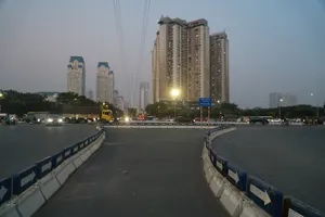 Ý kiến khác nhau về việc bỏ đèn đỏ để giảm ùn tắc giao thông