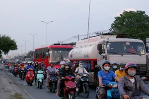 Tranh thủ về quê sớm hơn dự định