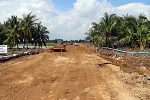 Dùng cát biển làm cao tốc Cần Thơ - Cà Mau