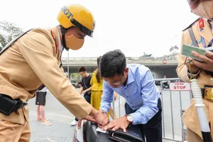 Lại đề xuất trích tiền xử phạt cho cảnh sát giao thông