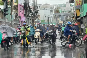 Mưa dông phát triển hầu hết các khu vực, chiều tối nay TP.HCM khả năng mưa lớn
