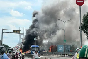 Hiện trường vụ tai nạn ở dốc cầu Phú Mỹ xảy ra vào ngày 8-8.