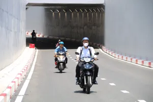 Giao thông cửa ngõ Tân Sơn Nhất hạ nhiệt sau ngày thông xe hầm chui Trần Quốc Hoàn