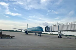 Đóng cửa 4 sân bay để ứng phó bão Trà Mi