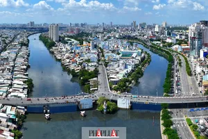 Dự án bờ bắc kênh Đôi (quận 8) đã duyệt hết quy hoạch và chờ công tác bồi thường giải phóng mặt bằng được triển khai. Ảnh: NGUYỄN TIẾN