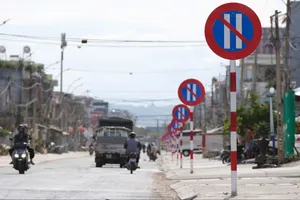 Từ vụ 1 km có 23 biển cấm đậu xe: Chủ tịch tỉnh Lâm Đồng yêu cầu rà soát toàn tỉnh