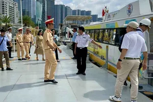 Cảng vụ đường thủy nội địa TP.HCM kiểm tra an toàn buýt sông, tàu cao tốc