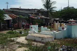 Dân giải tỏa ra đi, “ôm” luôn tiền cho vay hộ nghèo