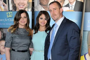 Selena Gomez sa thải bố mẹ