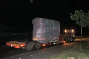 Xe khủng bị buộc hạ tải và nộp phạt 6 triệu đồng