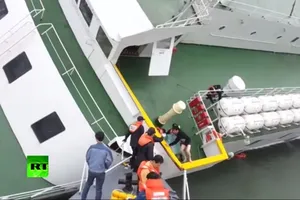 Vì sao thủy thủ phà Sewol không mặc đồng phục?