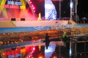 Lễ hội sóng nước Tam Giang