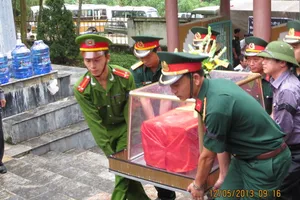 An táng 9 hài cốt liệt sĩ hy sinh trên đất Lào