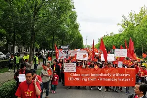 Người Việt tại Hungary tuần hành phản đối Trung Quốc