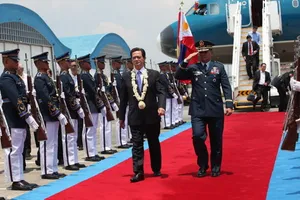 Thượng, Hạ viện Philipines ủng hộ VN