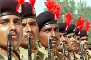 Quân đội Ấn Độ tăng cường phòng thủ dọc biên giới với Trung Quốc