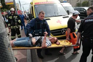 Ít nhất 10 người chết khi tàu điện ngầm trật bánh tại Moscow 