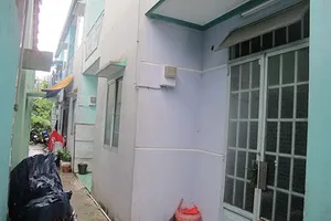 Khổ vì nhà chung giấy phép