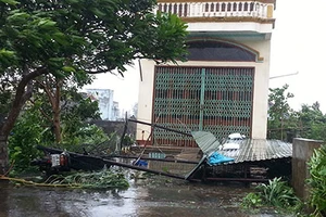 Khẩn cấp di dời 10 nghìn hộ dân tránh bão số 2