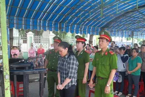 Đâm, cắt cổ người tình đồng tính rồi tự tử