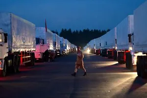 Đoàn xe Nga vào Ukraine bất chấp NATO