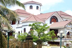 “Lộ mật” tài sản khủng, các quan chức nói gì?