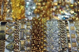 Vàng giảm giá tuần thứ ba liên tiếp trong bối cảnh USD mạnh lên