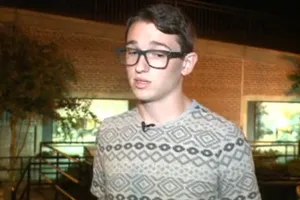 Thanh niên đồng tính bị cha mẹ đuổi khỏi nhà nhận hàng chục ngàn USD trợ cấp