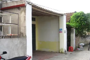 Bị điện giật chết khi đang bế con... hát karaoke