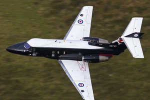 Máy bay Mỹ mất tích sau 10 phút cất cánh