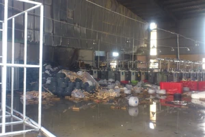 Cơ sở sản xuất găng tay bùng cháy tại Bình Dương