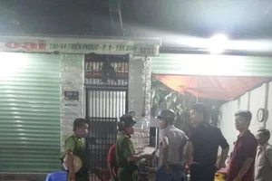 Thiếu nợ, ôm bình gas dọa tự tử