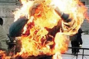 Một người chết cháy nghi do tự thiêu