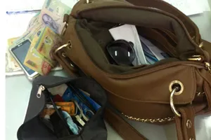 Tập múa trong nhà văn hóa cũng bị cướp 'hỏi thăm'