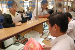 Nhũng nhiễu trong cấp giấy đỏ không giảm