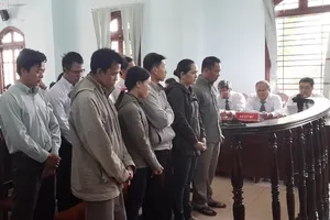 Hàng loạt lãnh đạo chi nhánh ngân hàng hầu tòa vì tiếp tay lừa đảo hơn 200 tỉ