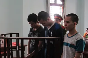 Đòi nợ bất thành, dàn cảnh cướp như phim