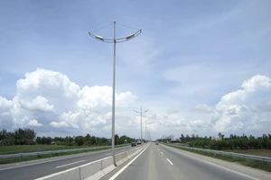 Phó Thủ tướng gỡ vướng cho đường cao tốc Đà Nẵng - Quảng Ngãi