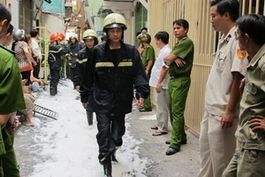 TP.HCM: Xảy ra cháy nổ tại quận 8, sẽ cách chức chủ tịch quận 