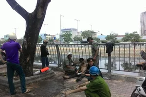 Cứu sống một thanh niên nhảy xuống kênh Tàu Hủ