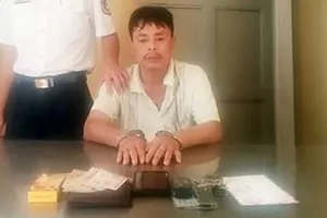 Tàng trữ ma túy, dùng dao chống lại cảnh sát