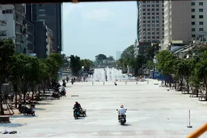 Phố đi bộ Nguyễn Huệ đang chạy nước rút