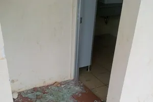 Nhà vệ sinh của công trình trăm tỉ bị đập phá, trộm đồ