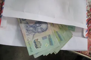 Đình chỉ công tác công an huyện bị tố nhận hối lộ