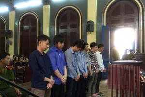 Băng cướp giật nghiện hàng đá vào tù