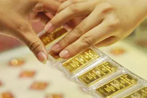 Vàng cất két sắt bốc hơi trăm tỷ: Đại gia phát hoảng