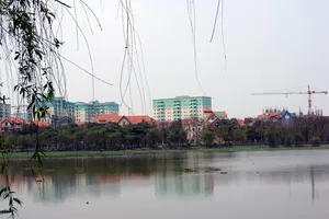 Lại phát hiện xác thanh niên dưới hồ Linh Đàm