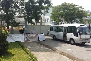 Một thiếu nữ vỡ sọ chết ở vườn hoa khu vực Cầu Bính